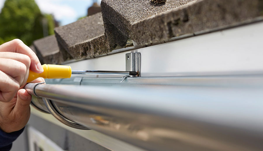 What to Look Out for When Installing or Replacing Gutters